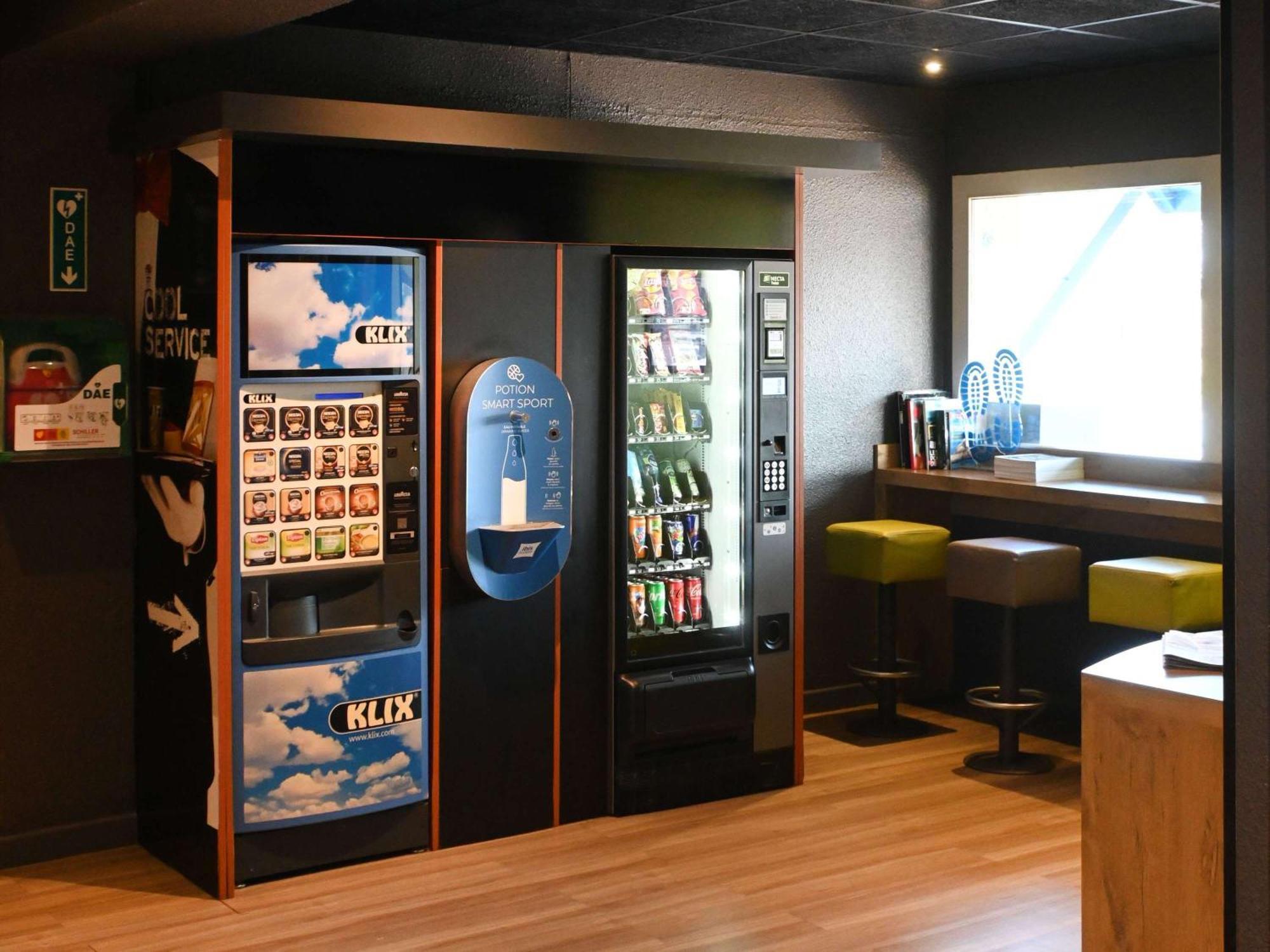 Hotel Ibis Budget Laval Bonchamp Les Laval Dış mekan fotoğraf