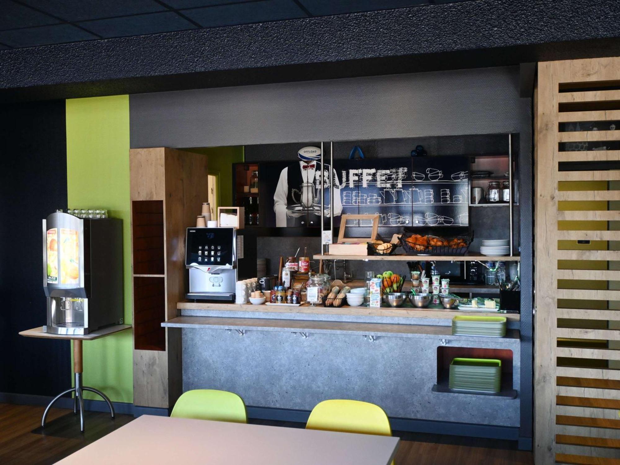 Hotel Ibis Budget Laval Bonchamp Les Laval Dış mekan fotoğraf
