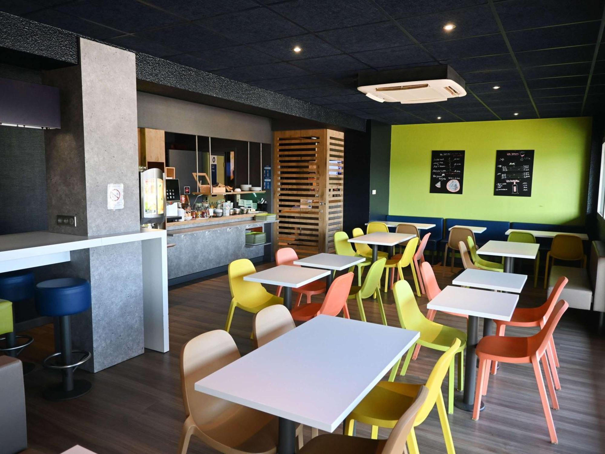 Hotel Ibis Budget Laval Bonchamp Les Laval Dış mekan fotoğraf
