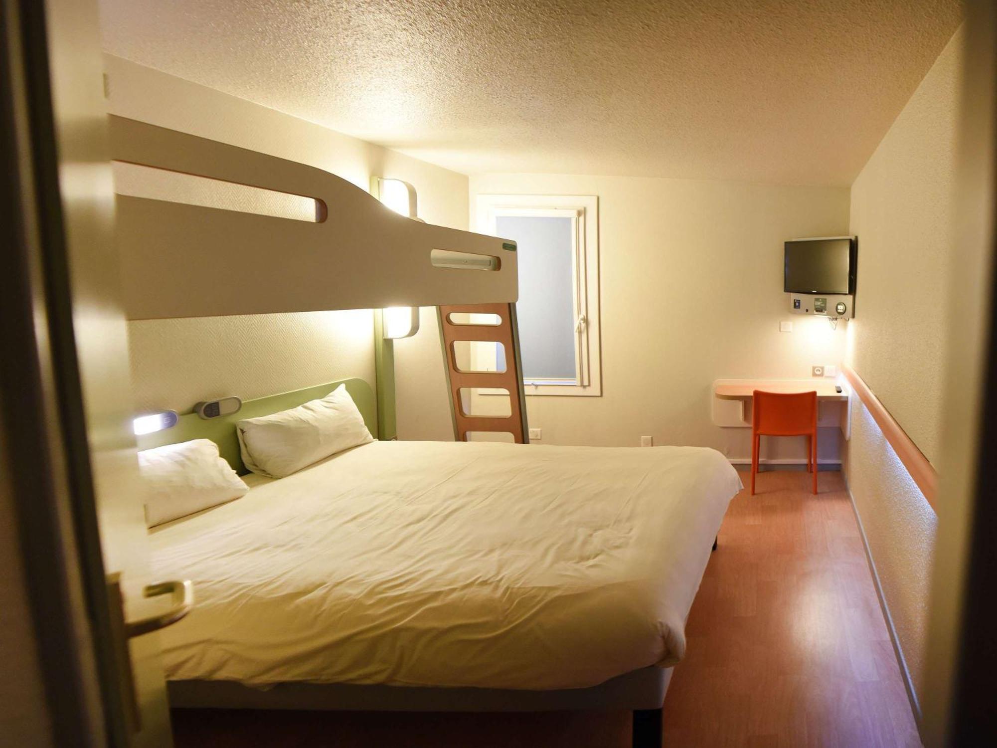 Hotel Ibis Budget Laval Bonchamp Les Laval Dış mekan fotoğraf