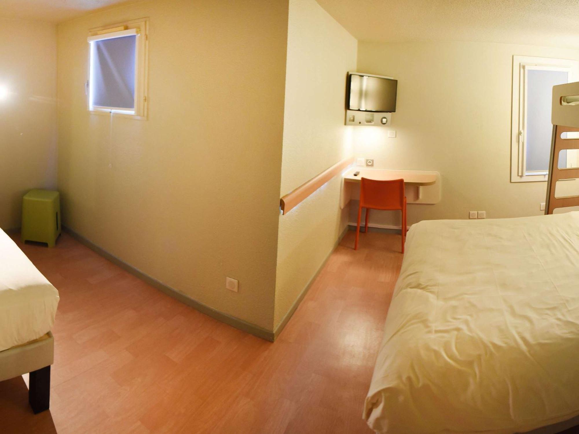 Hotel Ibis Budget Laval Bonchamp Les Laval Dış mekan fotoğraf