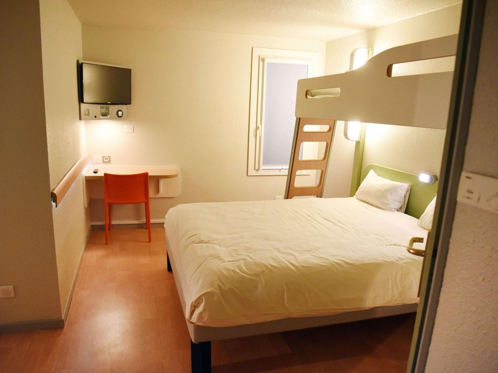 Hotel Ibis Budget Laval Bonchamp Les Laval Dış mekan fotoğraf