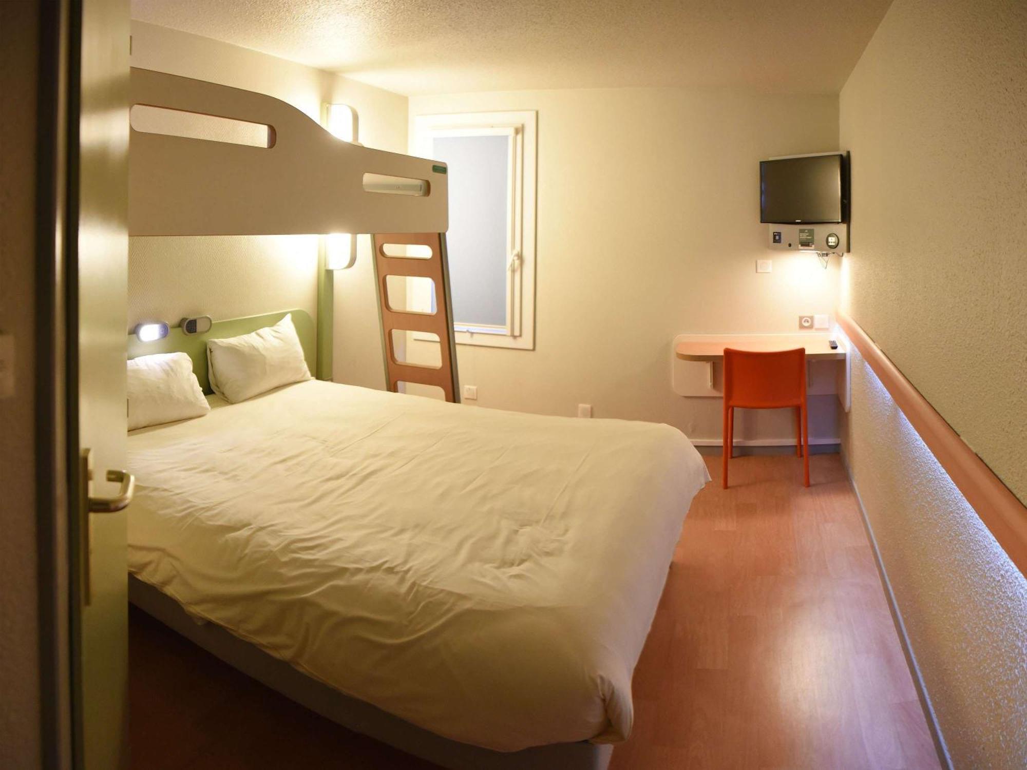 Hotel Ibis Budget Laval Bonchamp Les Laval Dış mekan fotoğraf