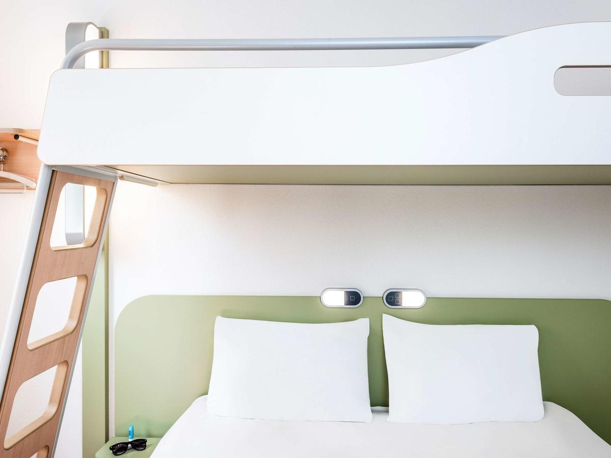 Hotel Ibis Budget Laval Bonchamp Les Laval Dış mekan fotoğraf